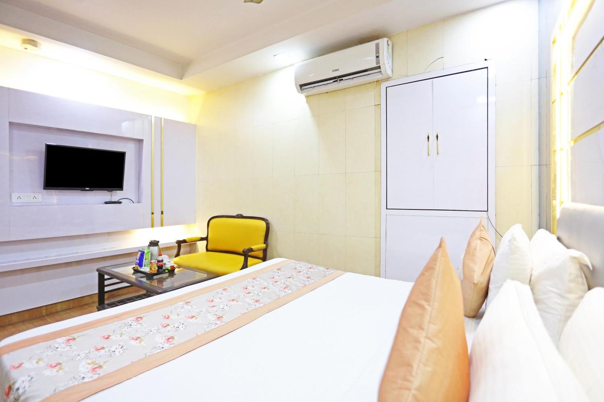 Samrat R Unit By Satwa Hotel