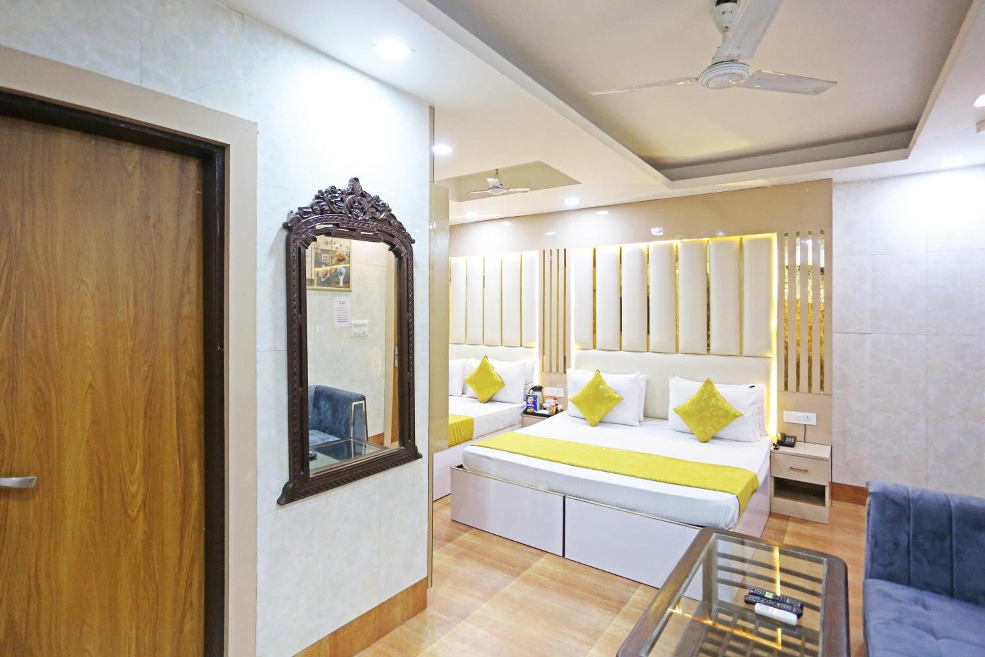 Samrat R Unit By Satwa Hotel New Delhi