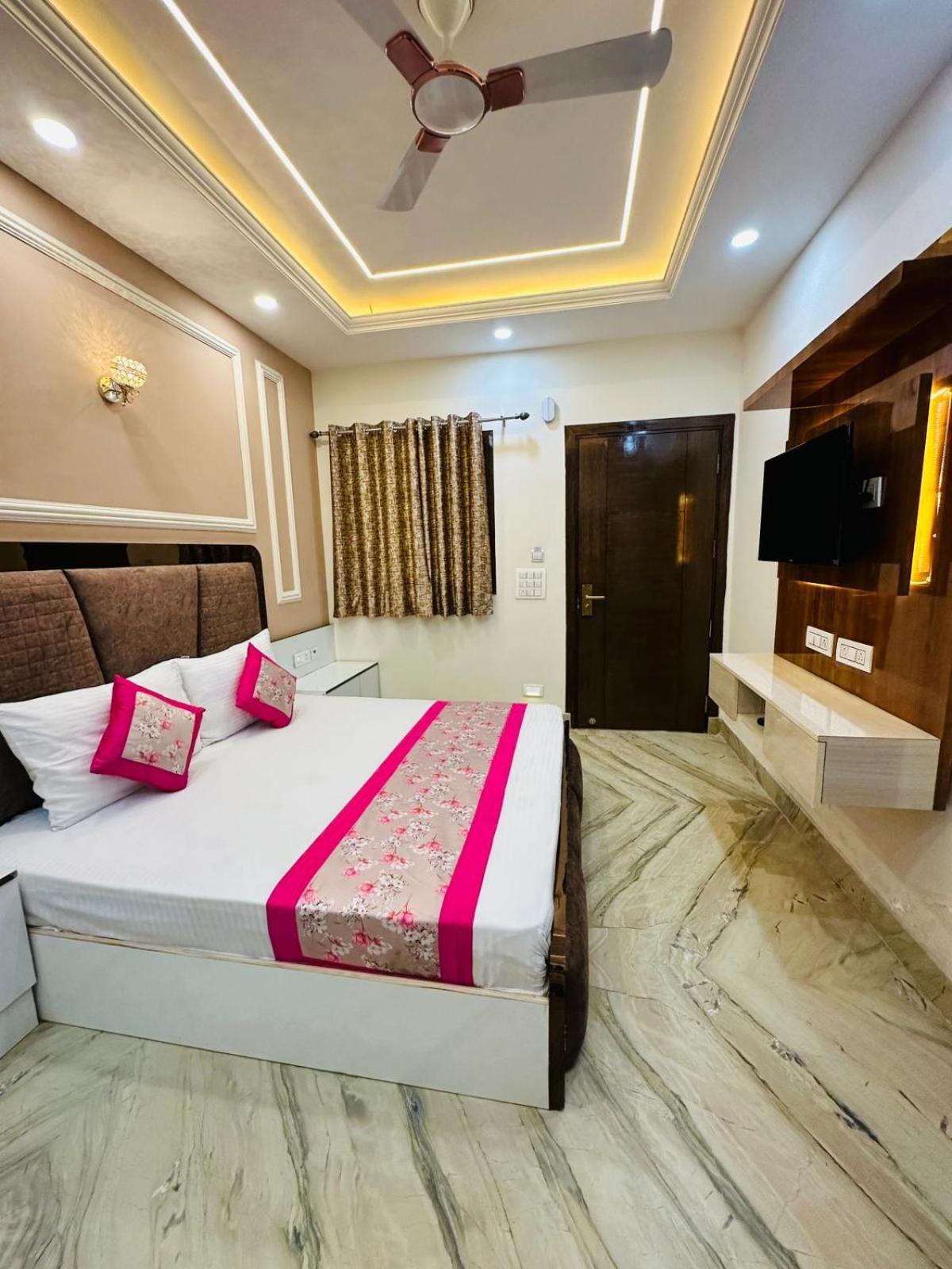 Samrat R Unit By Satwa Hotel 3*