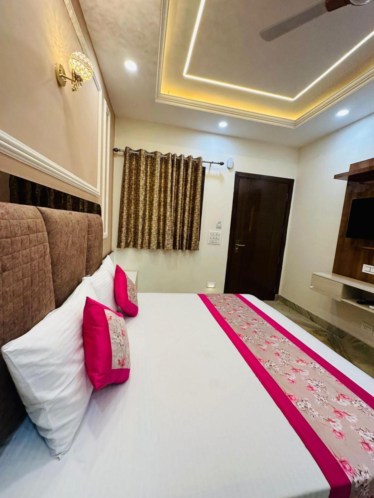 Hotel Samrat R Unit By Satwa